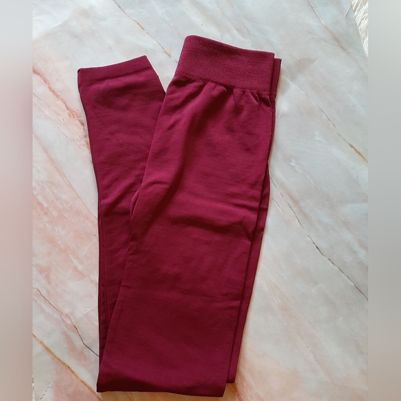 Burgundy Leggings - Picture 6 of 7